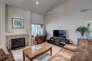 06 FamilyRoom