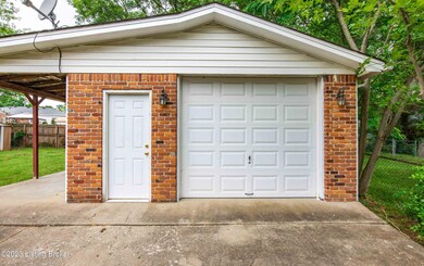 9325 Hudson Ln, Louisville, KY 40291 - photo 5