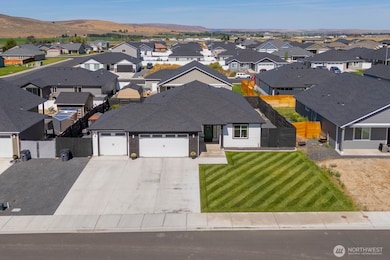 909 5th Ave NE, Ephrata, WA 98823 - photo 2