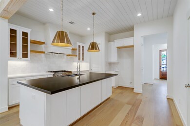 1001 Walton St, Houston, TX 77009 - photo 5