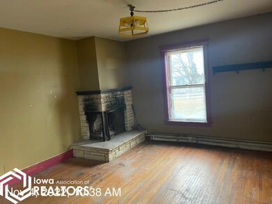 110 N Adams St, Wayland, IA 52654 - photo 2