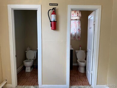 505 N Catalpa St, Dexter, MO 63841 - photo 7