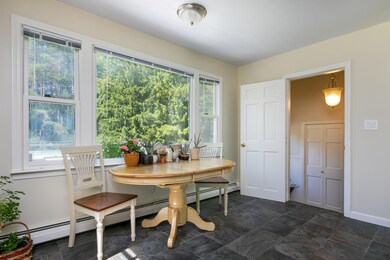 Breakfast nook