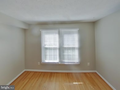 9851 Bayline Cir, Owings Mills, MD 21117 - photo 4