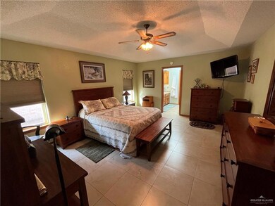 313 Rebecca Dr, Alamo, TX 78516 - photo 5