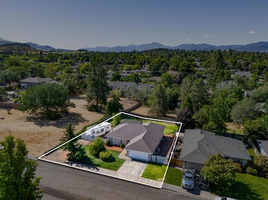 1833 Canyon Ave, Medford, OR 97504 - photo 4