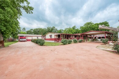 19019 Forest St, Alvin, TX 77511 - photo 4