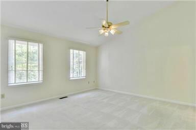 5726 Brewer House Cir, Rockville, MD 20852 - photo 7