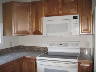 31 Hamilton Ave, Corinth, NY 12822 - photo 4