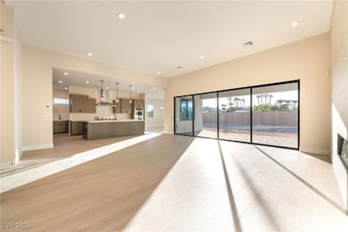 9261 Fountain Creek Ct, Las Vegas, NV 89139 - photo 6