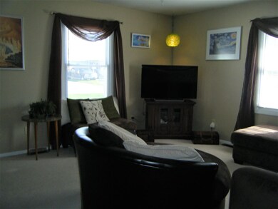 513 N Green St, Greentown, IN 46936 - photo 2