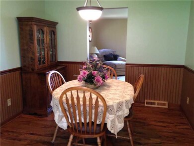 Dining Room. Entertain family on the holidays