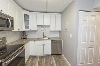 900 NE 195th St unit 703, Miami, FL 33179 - photo 5