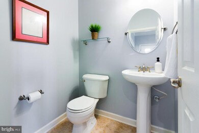 139 57th Place SE, Washington, DC 20019 - photo 5