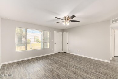 4614 W Desert Crest Dr, Glendale, AZ 85301 - photo 6