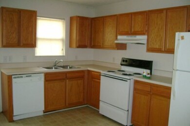 155A Lakewood Dr, Jacksonville, NC 28546 - photo 2