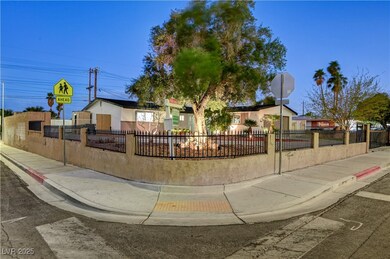 View of front facade with a fenced front yard