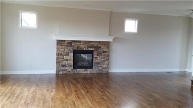 5911 Redbud St, Shawnee, KS 66218 - photo 4