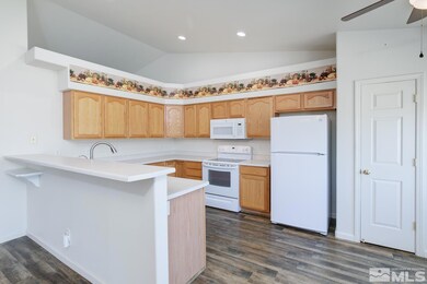 454 Colorado Ln, Fallon, NV 89406 - photo 4