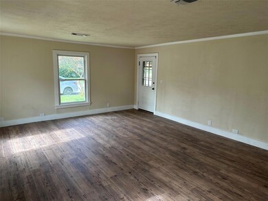Entry/Family room