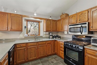 3619 SW 34th St, Des Moines, IA 50321 - photo 6