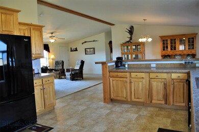 Nice open floor plan!  Great for entertaining!  Lo