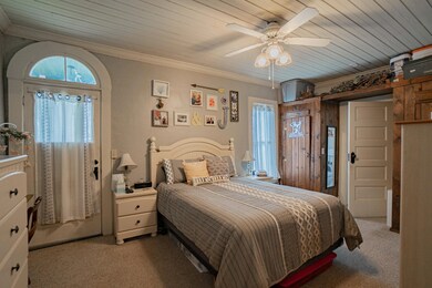 162 N 2nd St, Central Point, OR 97502 - photo 6