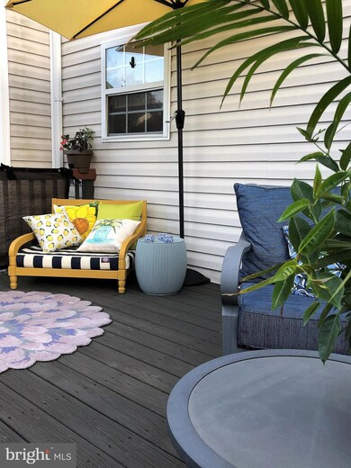 9802 Cranapple Ct, Springdale, MD 20774 - photo 4