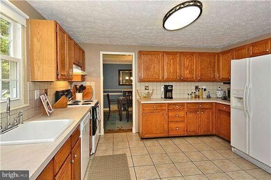 10709 Misty Moon Place, Germantown, MD 20876 - photo 7