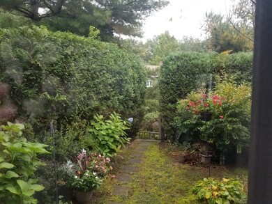 10 Crowns Way, Uxbridge, MA 01569 - photo 4