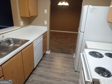 8202 Fairington Village Dr, Lithonia, GA 30038 - photo 6