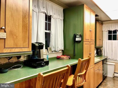 712 Cabin Branch Ln, Linthicum Heights, MD 21090 - photo 2