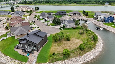 2207 Bridgeview Ct, Mandan, ND 58554 - photo 4