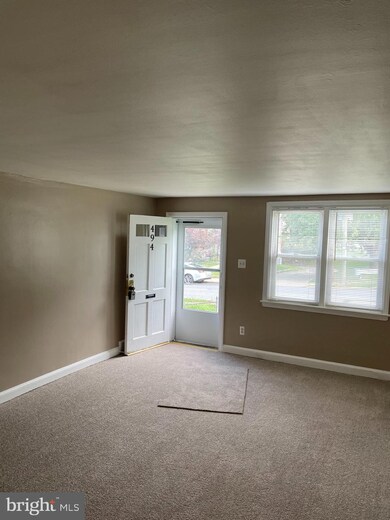 494 Westmont Dr, Darby, PA 19023 - photo 2