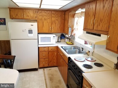 120 W 39th St, Reading, PA 19606 - photo 7