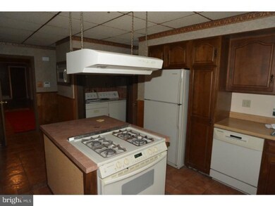 735 E Lexington St, Allentown, PA 18103 - photo 6