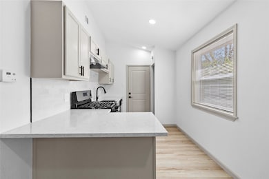 1503 Avenue P unit R2, Huntsville, TX 77340 - photo 3