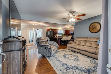 Walk right in to the open to this open floor plan. 