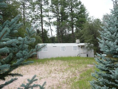 Great getaway in the woods!