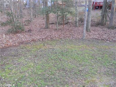 Yard/Garden - Natural buffer on rear.