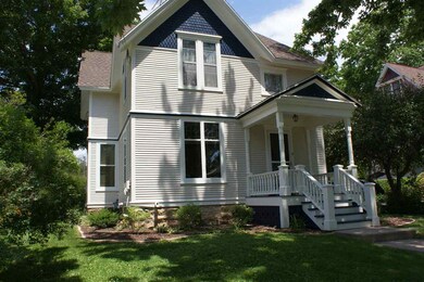 126 Garfield Ave, Evansville, WI 53536 - photo 2