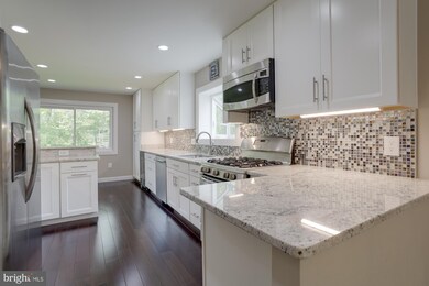 5332 Black Oak Dr, Fairfax, VA 22032 - photo 7