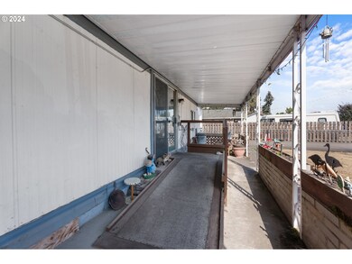 300 Ridings Ave, Molalla, OR 97038 - photo 3