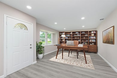 9806 Sagebark Dr, Houston, TX 77089 - photo 7