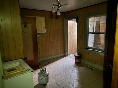 24 2nd St SE, Pulaski, VA 24301 - photo 7