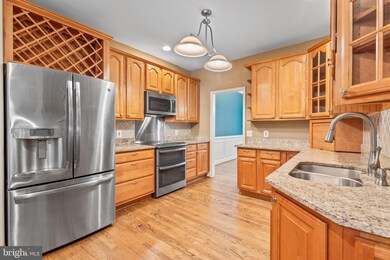 10801 Cinnamon Teal Dr, Spotsylvania, VA 22553 - photo 5