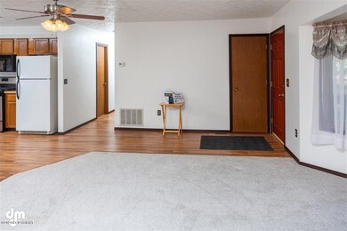 25-Living Room_DMD_1544