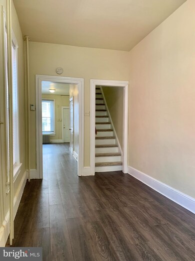 536 Locust St, Reading, PA 19604 - photo 2