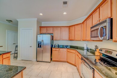 1198 Bridgeview 303-11