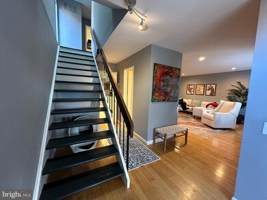 2201 Wheelwright Ct, Reston, VA 20191 - photo 2